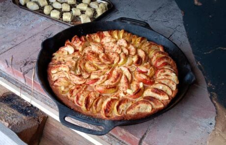 threema-20251025-181140140 Apfelkuchen aus dem Lehmofen